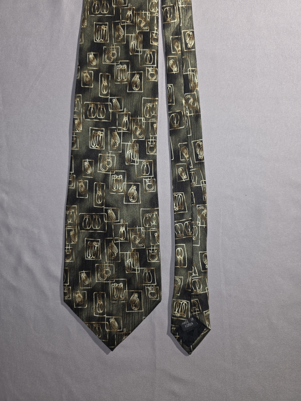 Roper Olive Green Tie with Gold Geometric Motif